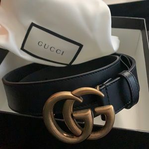 GUCCI Leather belt with Double G buckle